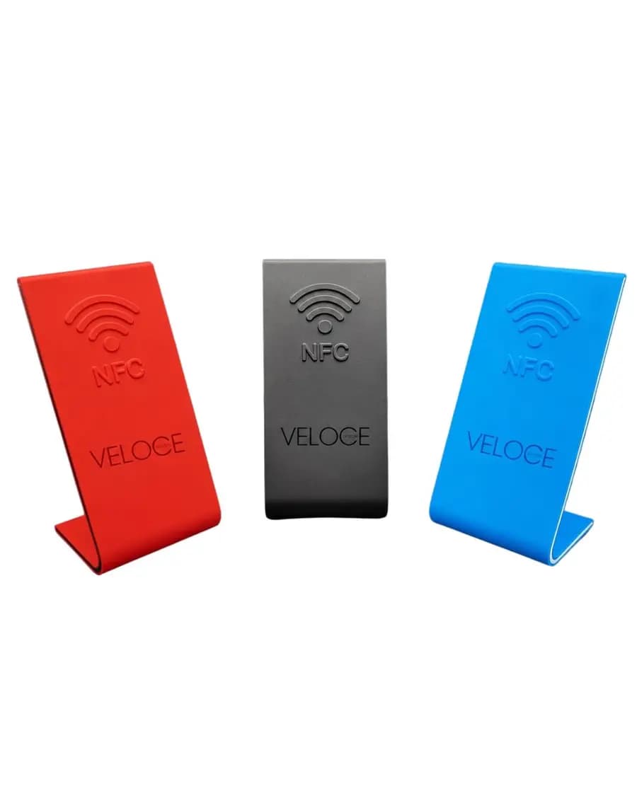Stands NFC de mostrador en rojo, grafito y azul